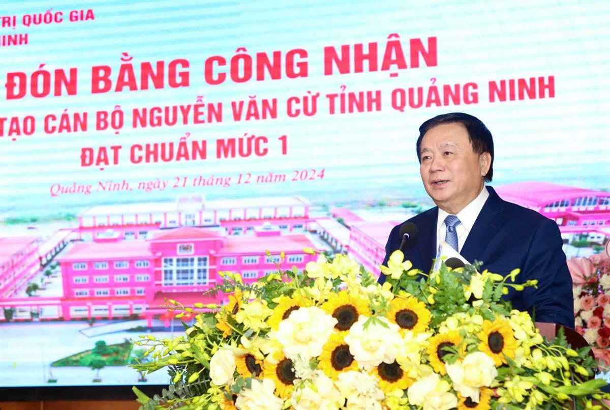 Trao bằng công nhận Trường Đào tạo cán bộ Nguyễn Văn Cừ tỉnh Quảng Ninh đạt chuẩn mức 1