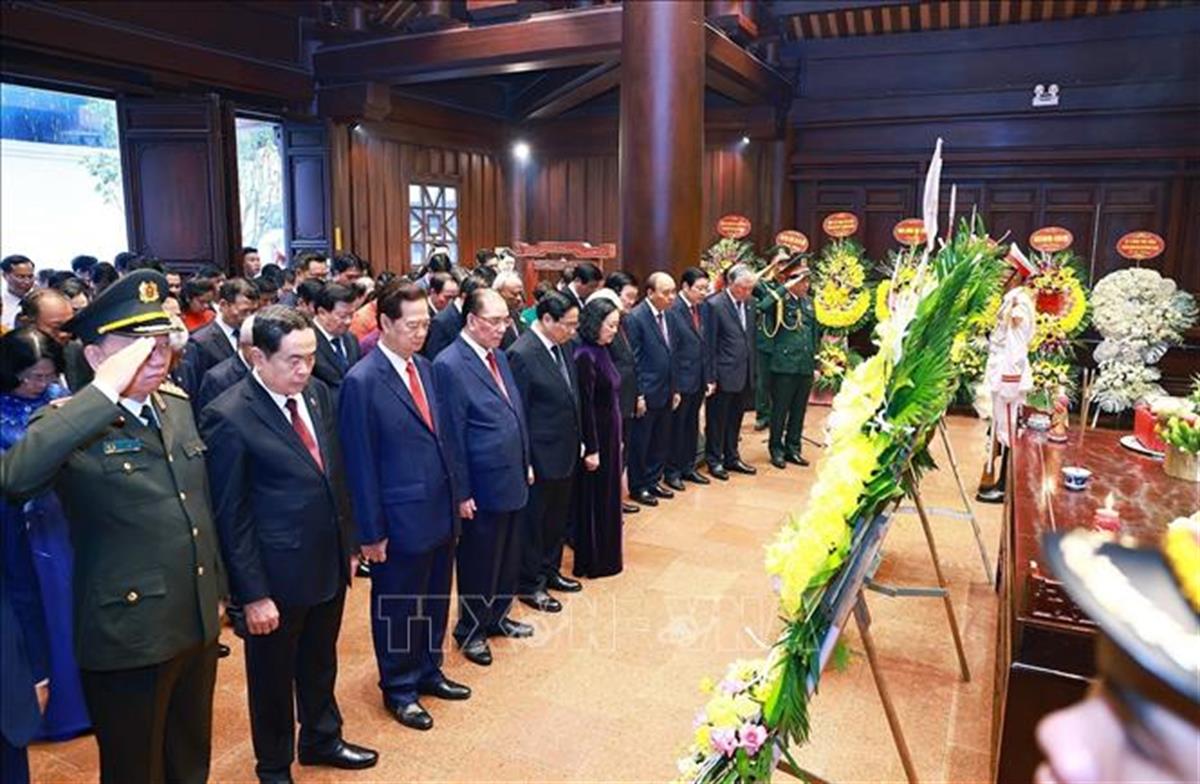 Lãnh đạo Đảng, Nhà nước tri ân các Anh hùng liệt sĩ tại Chiến trường Điện Biên Phủ
