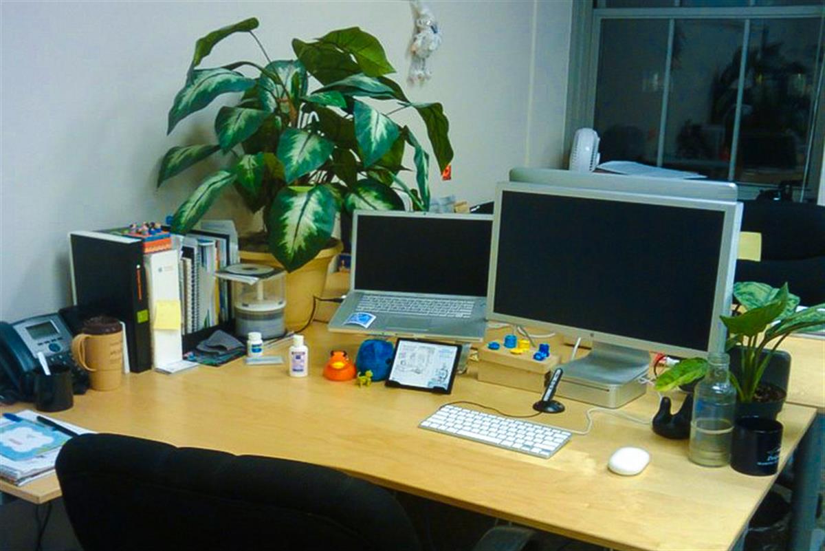 With just a little cost, I saved 90% of the time spent cleaning and tidying up my desk