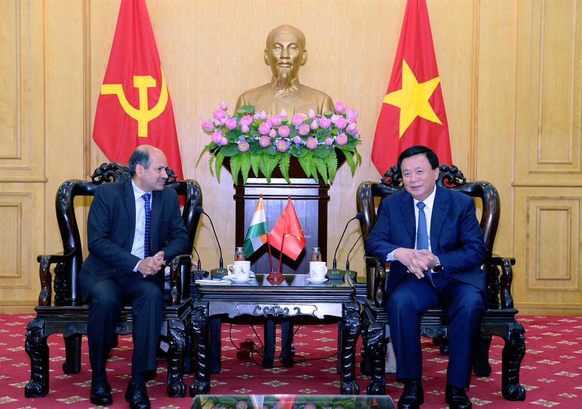 Đại sứ Đặc mệnh toàn quyền nước Cộng hòa Ấn Độ tại Việt Nam thăm, làm việc tại Học viện